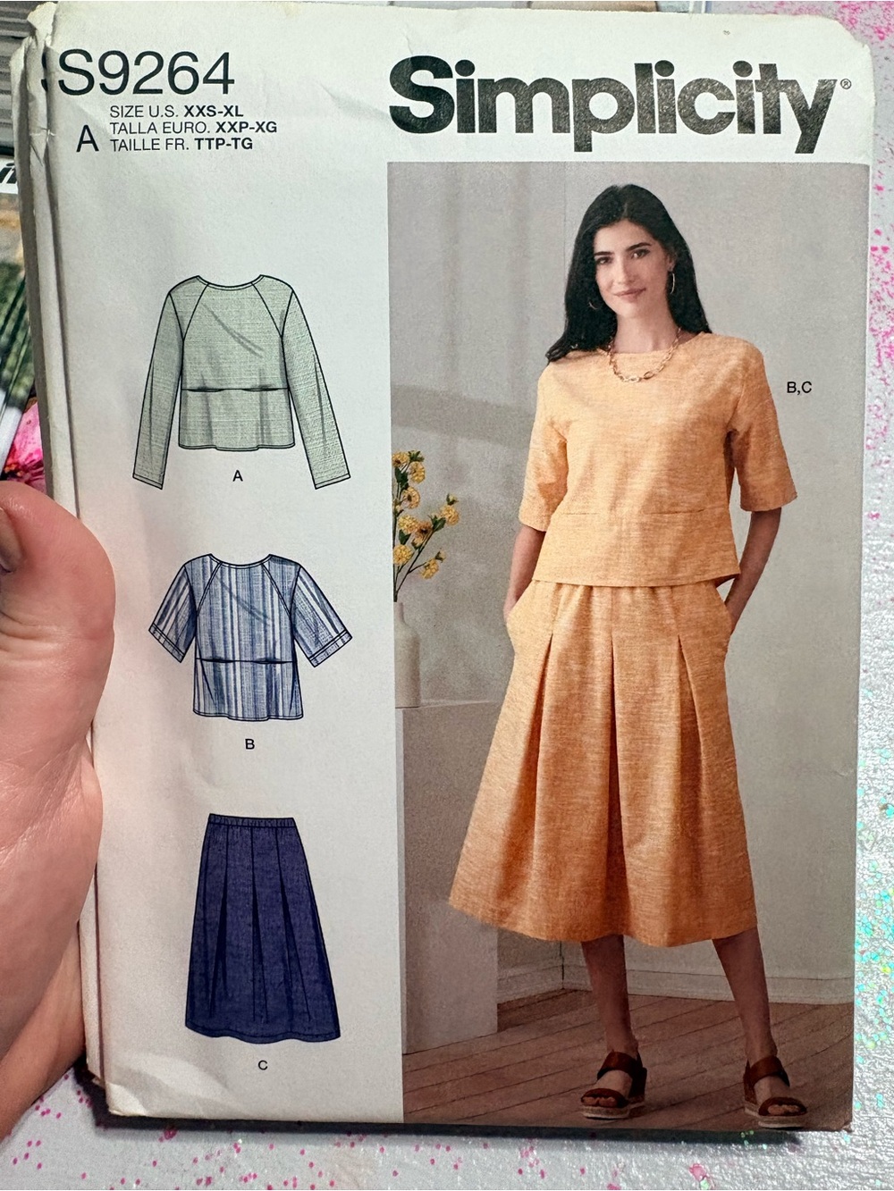 BN UNCUT SIMPLICITY 9264 A SEWING PATTERNS TOPS & PULL ON SKIRTS